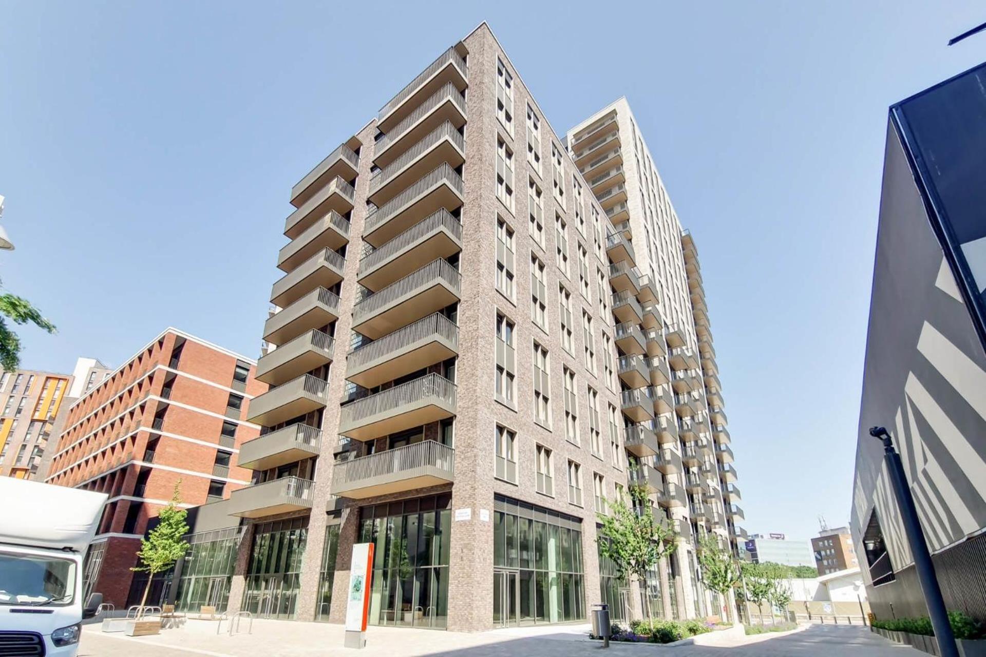 Botanical-Inspired Apartments At Repton Gardens Right In The Heart Of Wembley Park London Ngoại thất bức ảnh