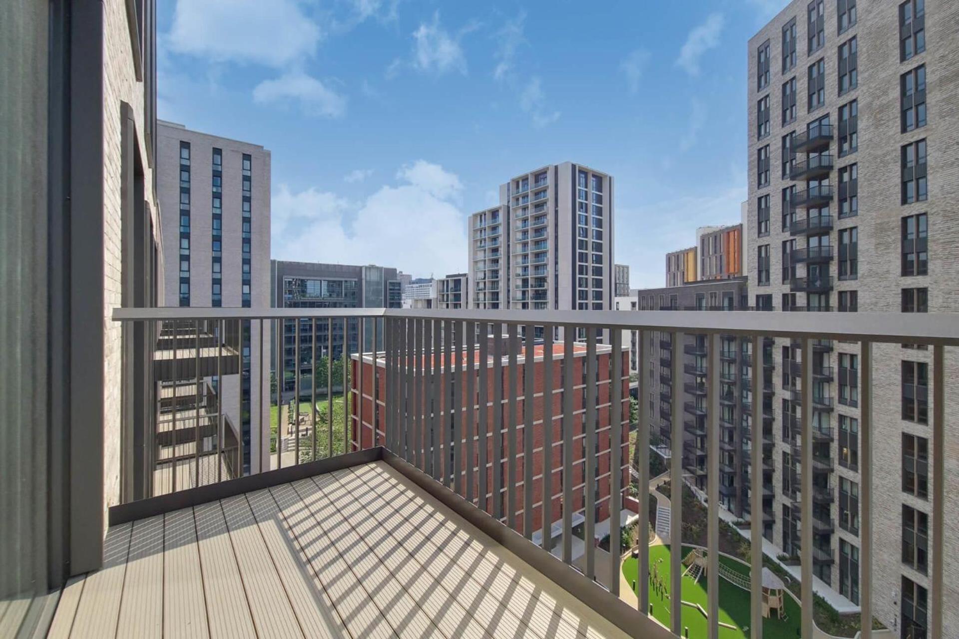 Botanical-Inspired Apartments At Repton Gardens Right In The Heart Of Wembley Park London Ngoại thất bức ảnh