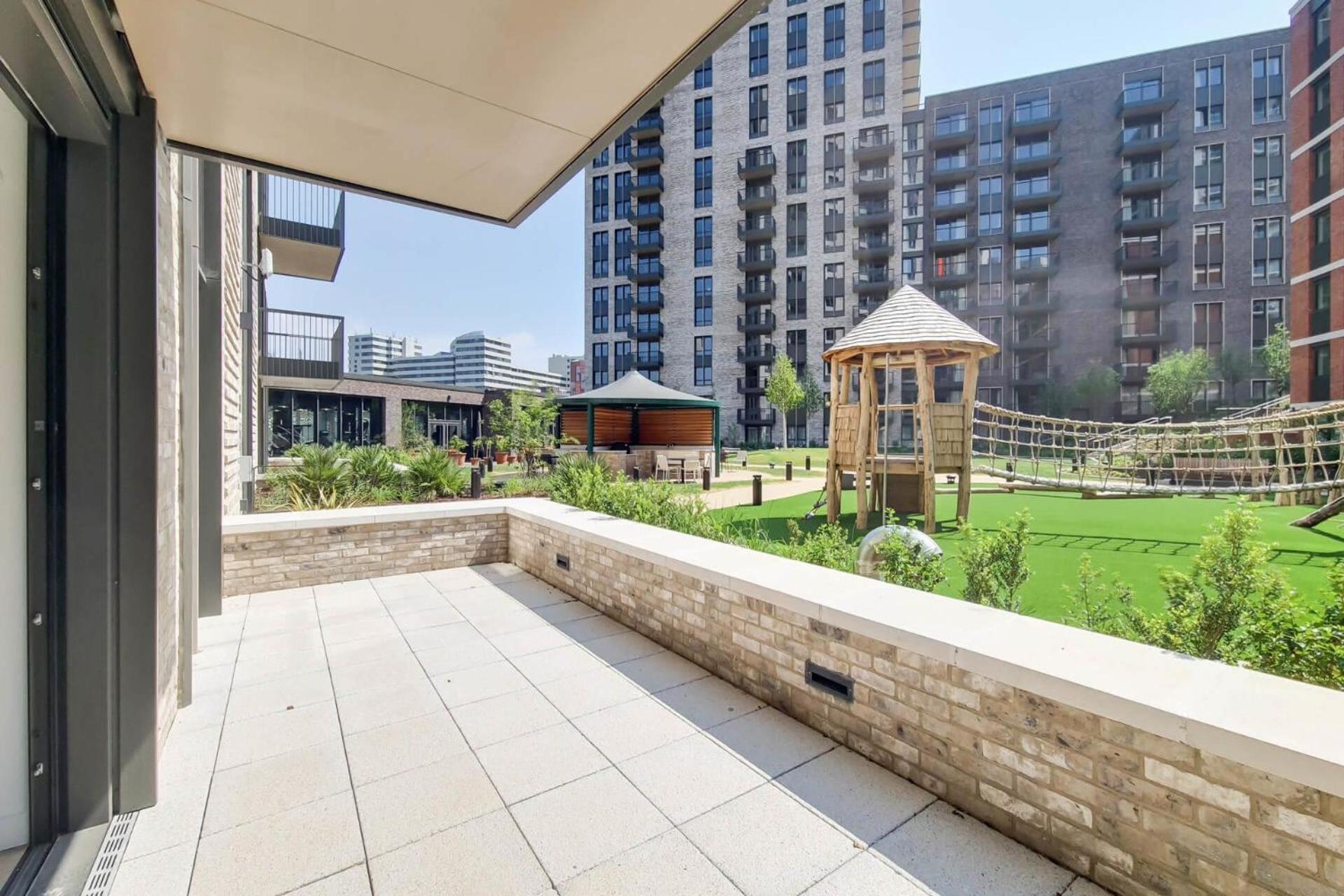 Botanical-Inspired Apartments At Repton Gardens Right In The Heart Of Wembley Park London Ngoại thất bức ảnh