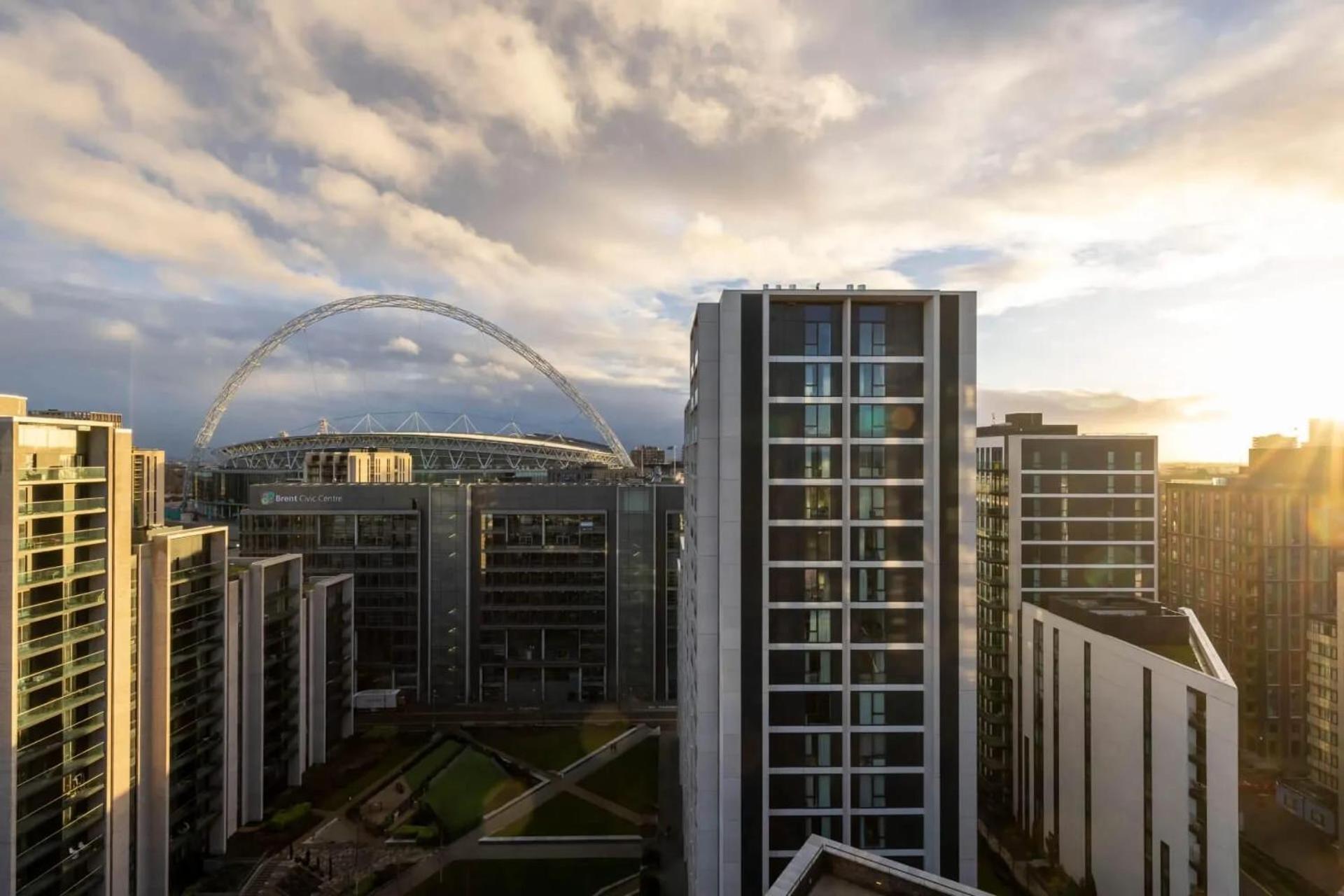 Botanical-Inspired Apartments At Repton Gardens Right In The Heart Of Wembley Park London Ngoại thất bức ảnh