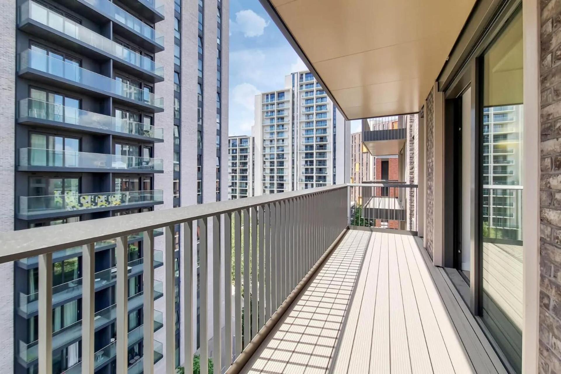 Botanical-Inspired Apartments At Repton Gardens Right In The Heart Of Wembley Park London Ngoại thất bức ảnh