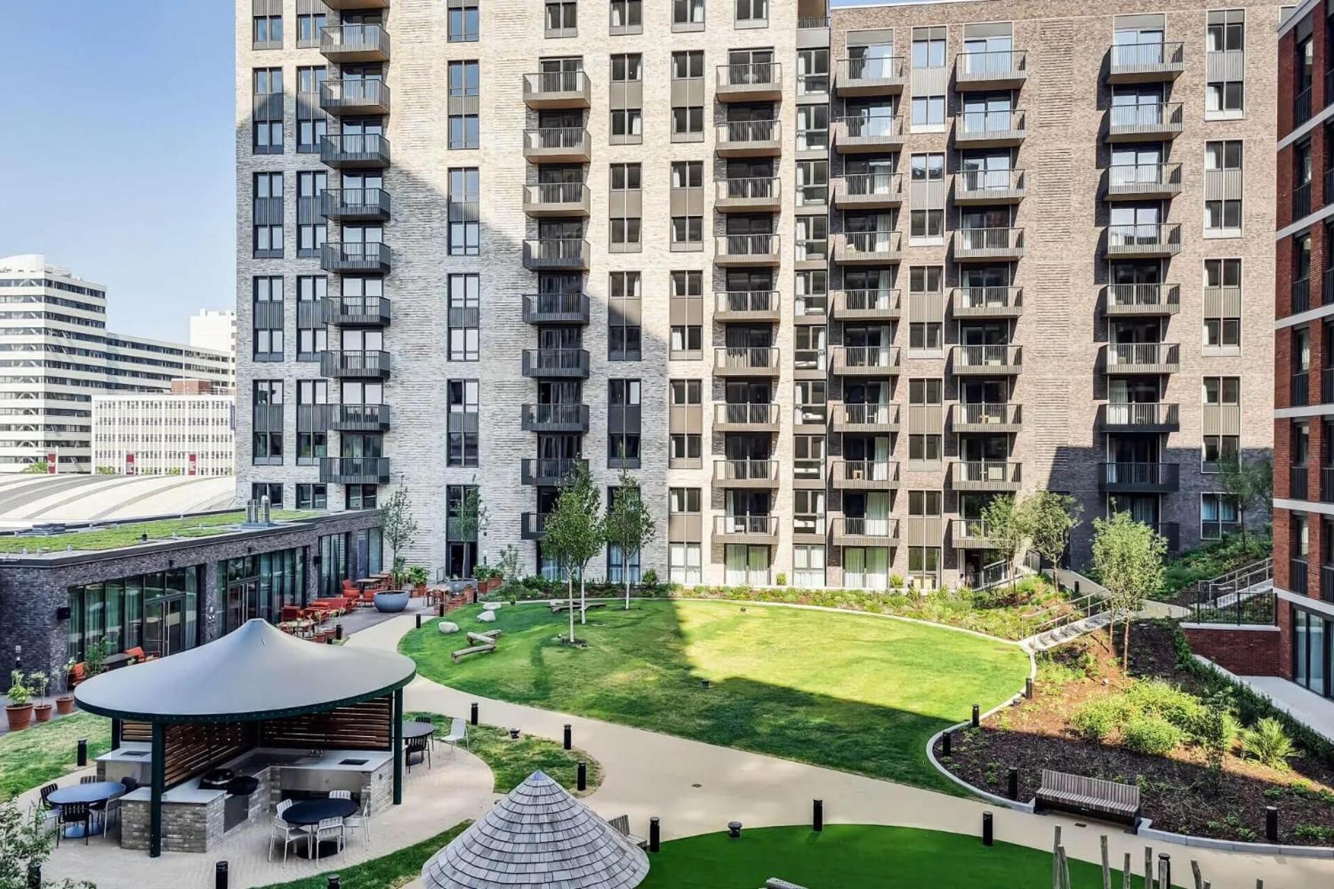 Botanical-Inspired Apartments At Repton Gardens Right In The Heart Of Wembley Park London Ngoại thất bức ảnh